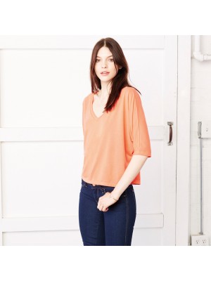 Plain v–neck crop t-shirt Flowy Bella 130 GSM